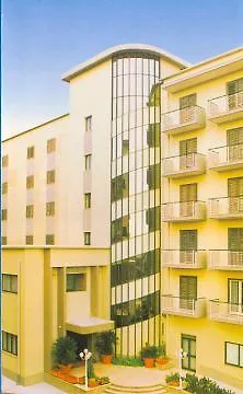 Western Palace Helios 4*