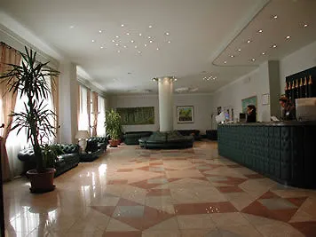Western Palace Helios 4*